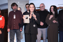 Divadlo Lucie Bílé, Obyčejná holka