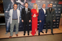 Říkají mi Lars, Pavel Kikinčuk, David Švehlík, Justýna Zedníková, Martin Hofmann, Otakar Petřina