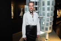 Tančící dům, Iva Pazderková