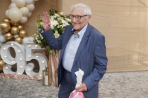 Oslava Jiřiny Bohdalové přilákala řadu celebrit. 