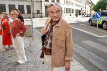 Oldřich Kaiser přinesl Bohdalové lovecký salám. 