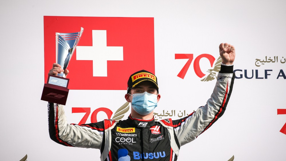 F2 v Bahrajnu: Skvělý Delétraz třetí, nešťastný Piquet nedojel