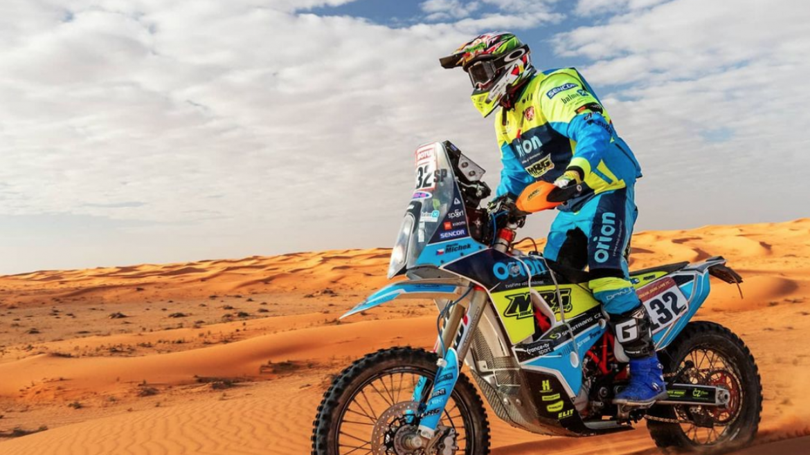 Michek se připravuje na Rallye Dakar. Zvládl nakoupit za pouhou minutu?