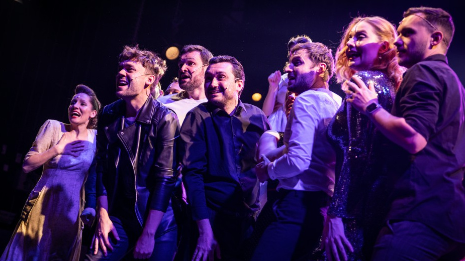 Jakých bylo 10 let muzikálu v Ostravě? Podívejte se na koncert a užijte si Tomáše Savku, Hanu Fialovou, Dashu a další