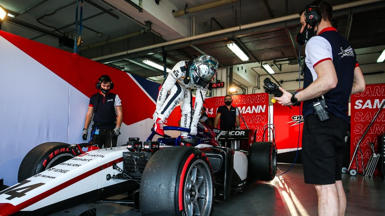 Skvělý Beckmann: Úvod testů Formule 2 v Bahrajnu dle představ české stáje