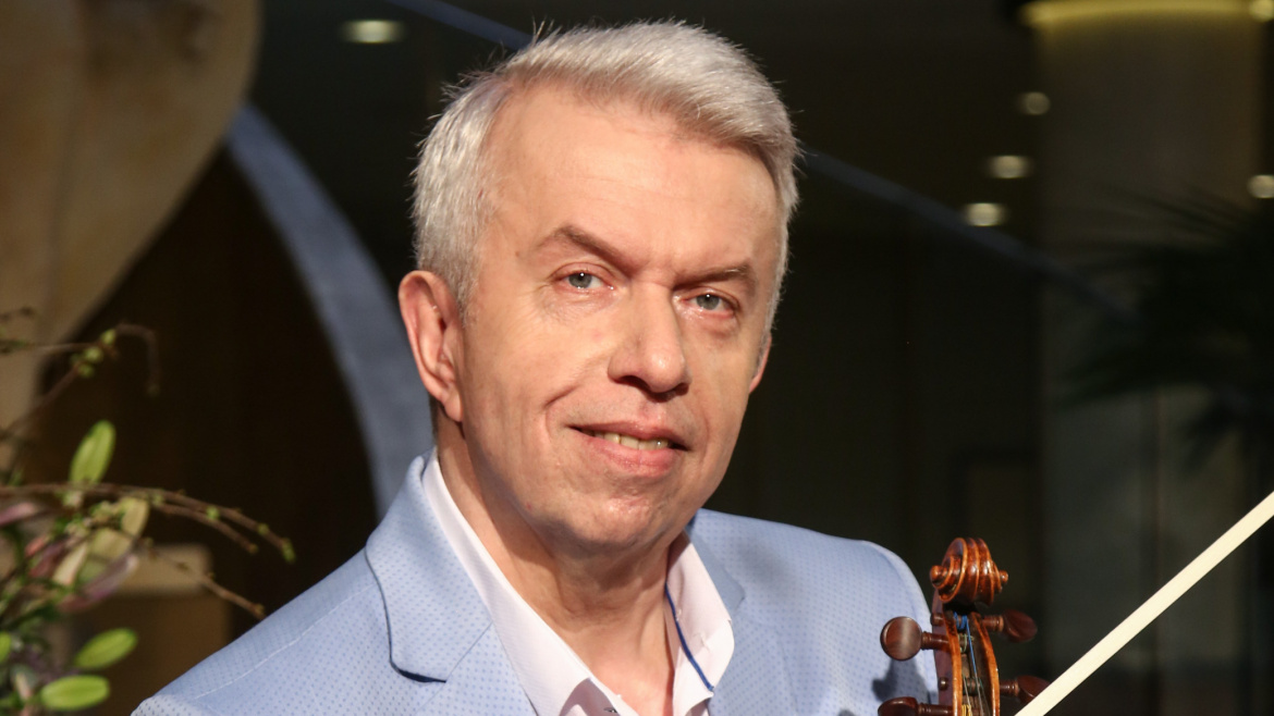 Jaroslav Svěcený ještě stihne oslavit koncertem šedesátku. Za pár dní mu bude o rok víc