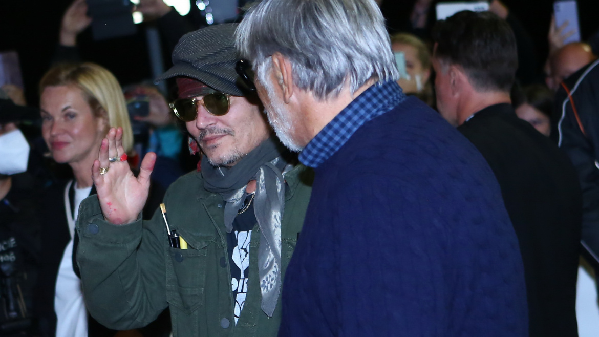 Johnny Depp má na festivalu nabitý program. Kde si na něj můžete počkat? 