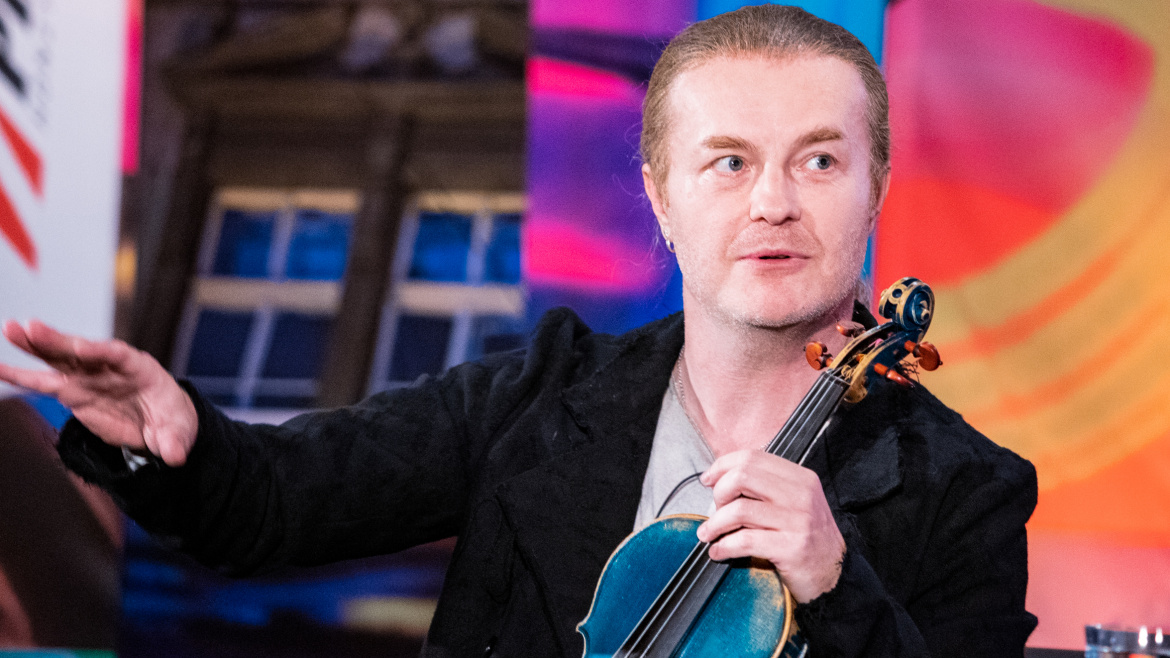 Kruté začátky kariéry houslisty Pavla Šporcla: Hraní v metru, jeden pokoj v bytě s dvaceti kočkami