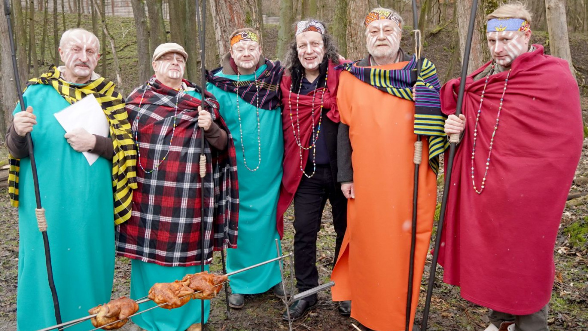Pánové ze ZOO nezklamali. Masajské tanečky a zpěvy zvládli na jedničku