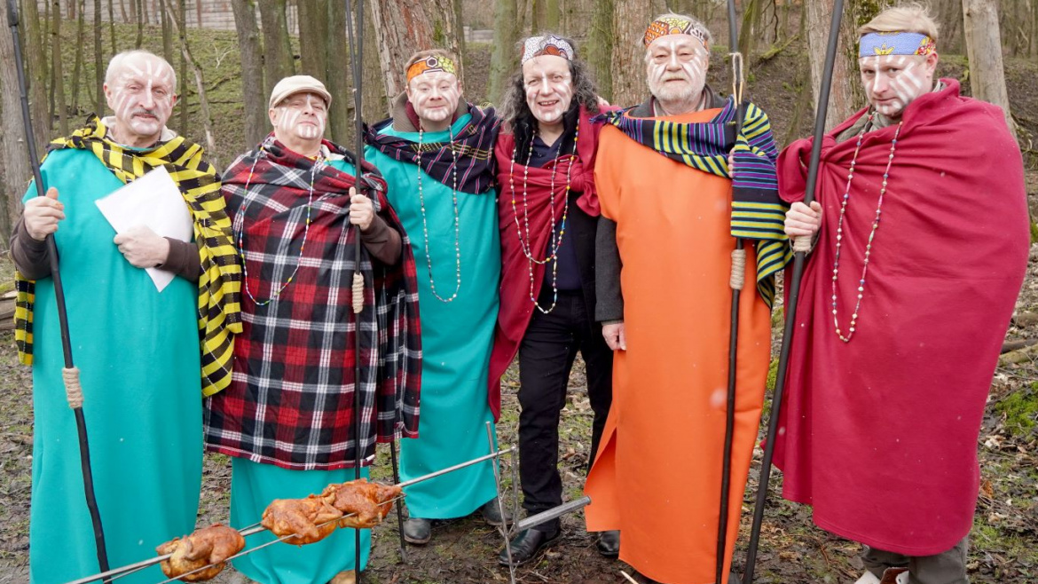 Pánové ze ZOO nezklamali. Masajské tanečky a zpěvy zvládli na jedničku