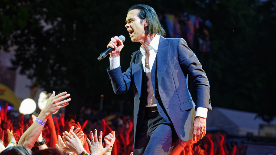 Skončil Metronome Prague: Nick Cave se nechal unášet na rukou, Beck zdolal déšt a Underworld roztančili davy