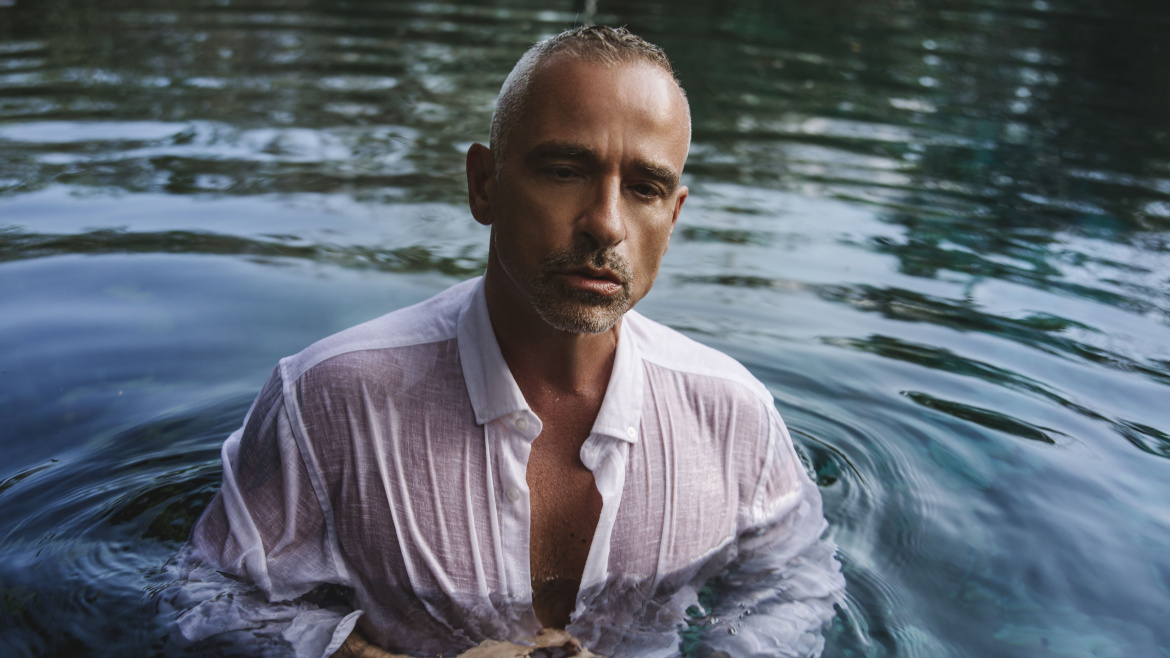 Miláček žen Eros Ramazzotti vydává nové album a vyrazí na světové turné. Dočkají se i české fanynky