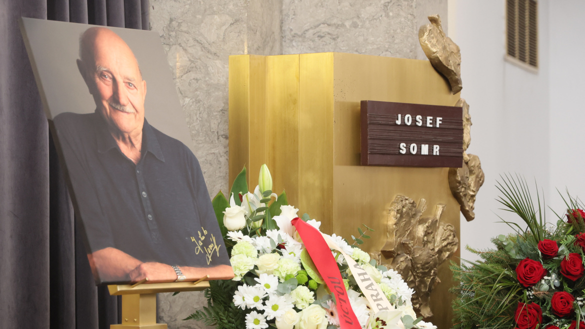 Poslední rozloučení s Josefem Somrem. Kdo přišel vzdát poslední poctu?