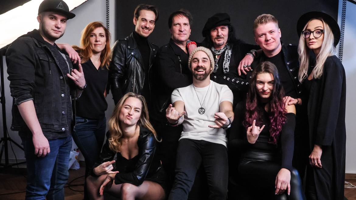 Čtyři krásky a tvrdí rockeři z kapely Petra Kutheila: Už tolik nepaříme, uklidnili jsme se
