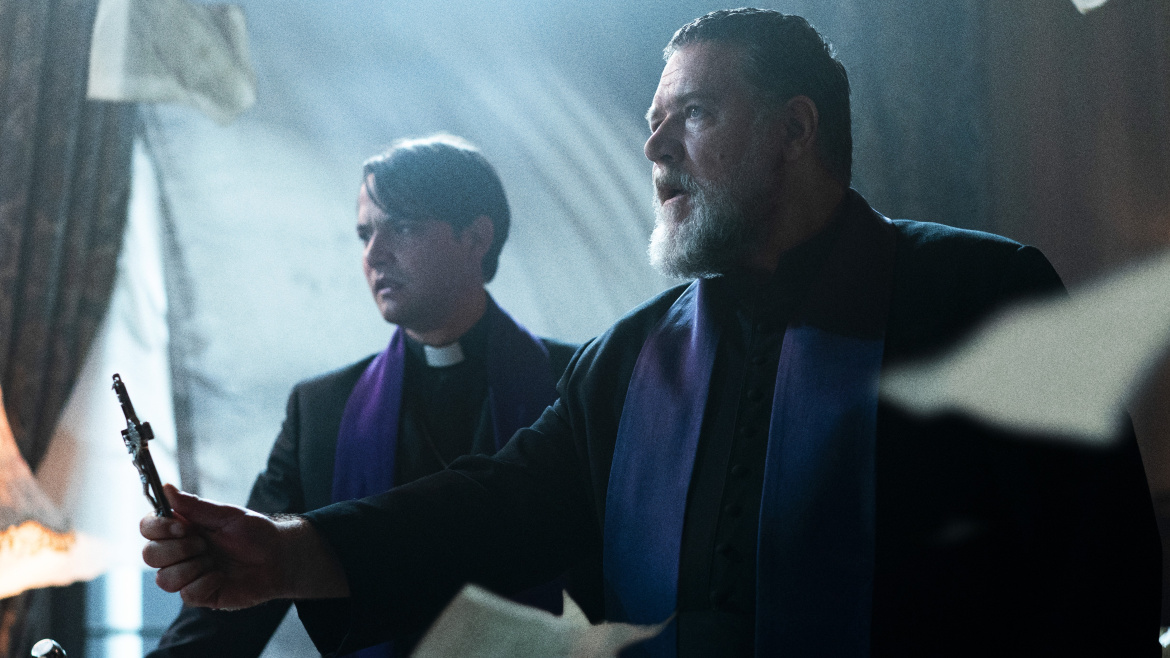 Russell Crowe a Franco Nero se představují v chystaném hororu Papežův vymítač