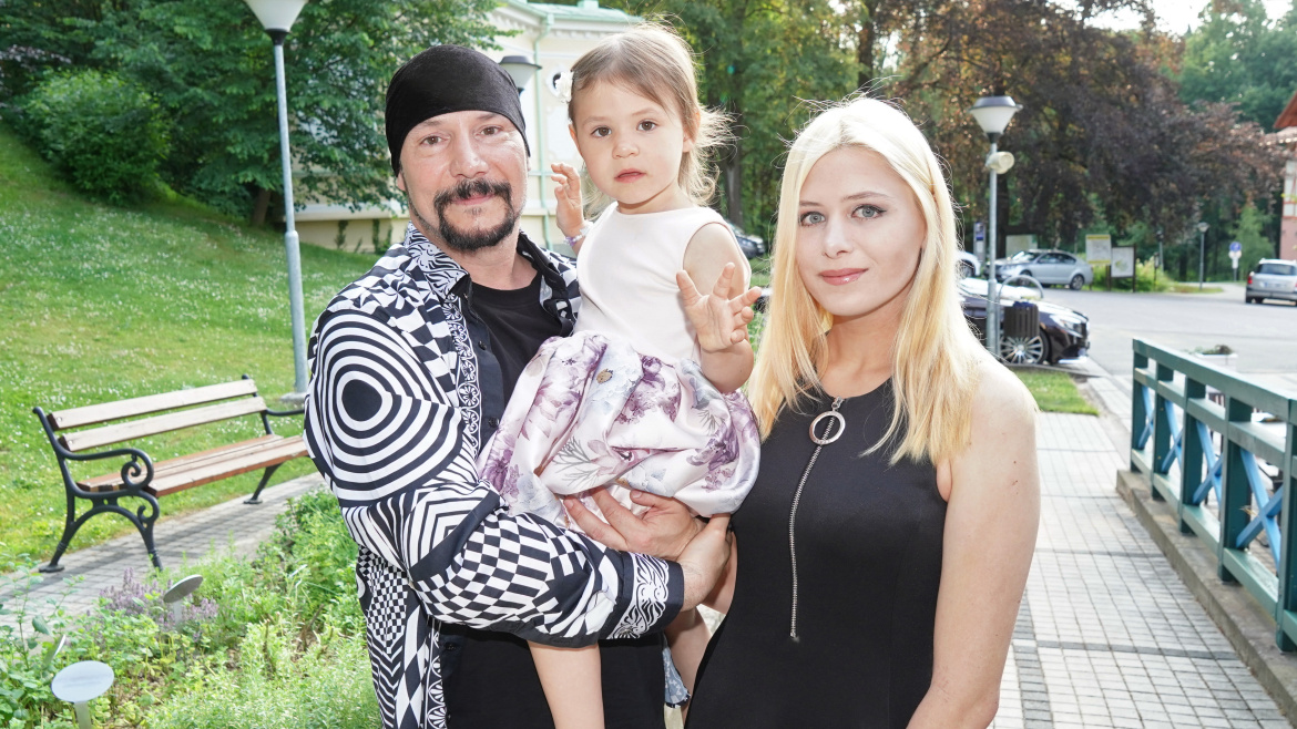 Zdravotníci zasahovali na Andělu mezi zdravotníky. Péči potřebovaly dcerka Bohuše Matuše a zpěvačka Lucia Sosna