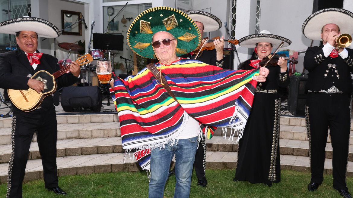 Fotožurnál: Petr Janda vyměnil Olympic za mexickou kapelu 