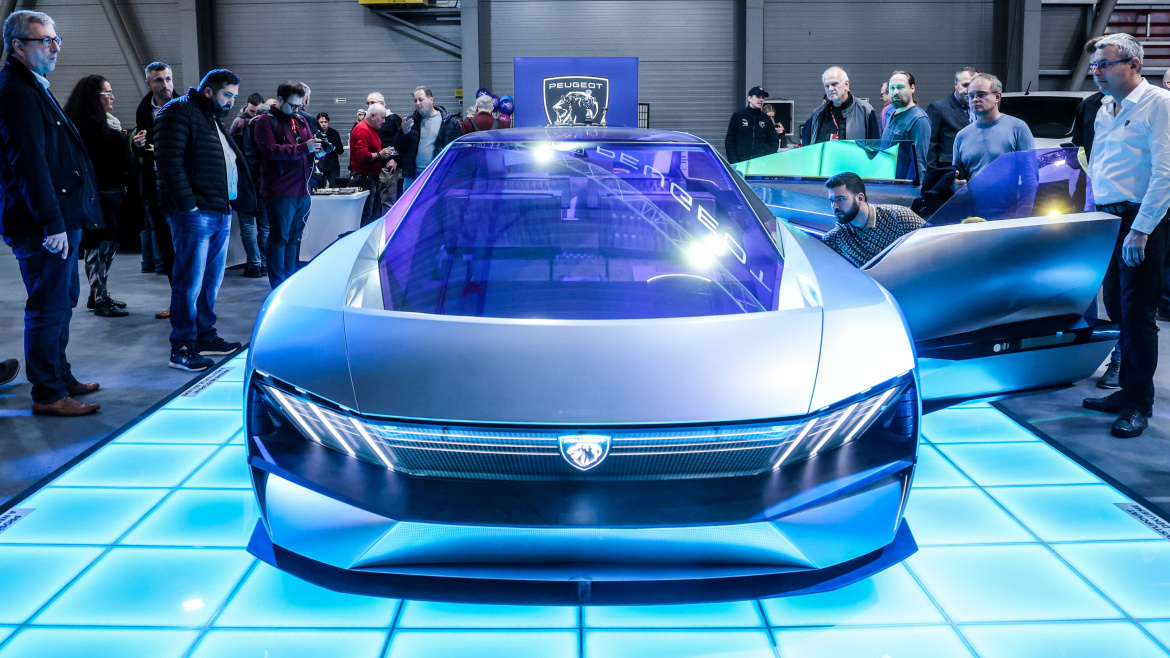 Takto si představují Francouzi automobil budoucnosti! Sci-fi vůz má interiér jak ze skla! 