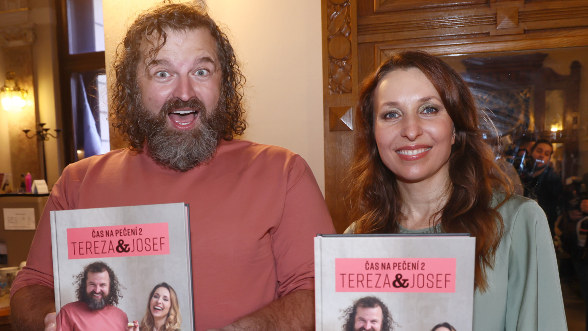 Josef Maršálek a Tereza Bebarová vydávají druhý díl svého pečícího bestselleru!