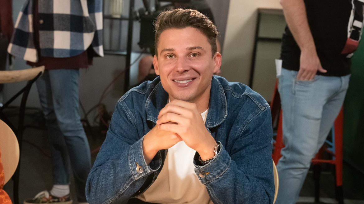 Do Ulice míří účastník Survivoru Sebastian. Muzikant přiznal, že na seriál nekouká