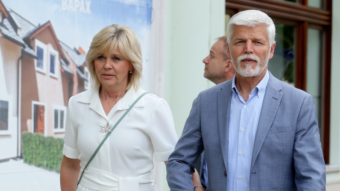 Dva prezidenty má na pár hodin filmový festival. Petr Pavel s paní Evou jsou ve Varech