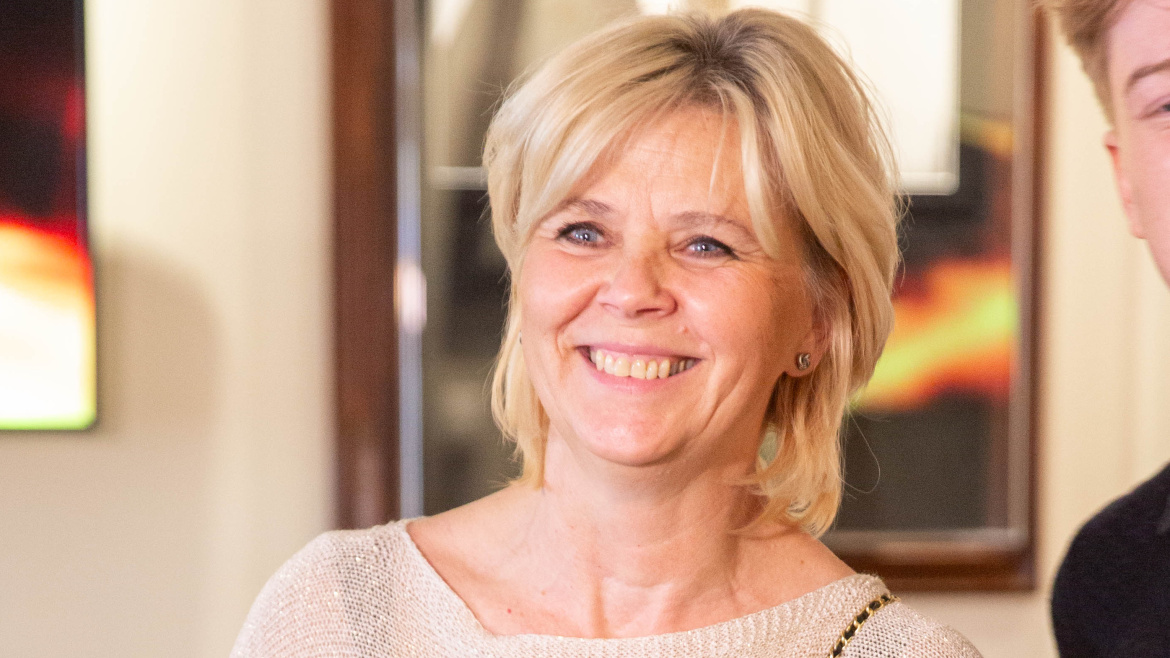 Vlasy jako lvice, hippies či princezna Diana. Eva Pavlová překvapila fotkami svých účesů z dávné minulosti
