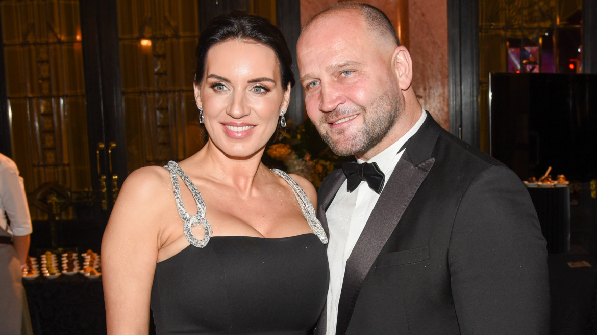 Krásná Lucie Šlégrová předvedla své dokonalé křivky. V mini sportovním oblečku elegantně krouží kolem tyče