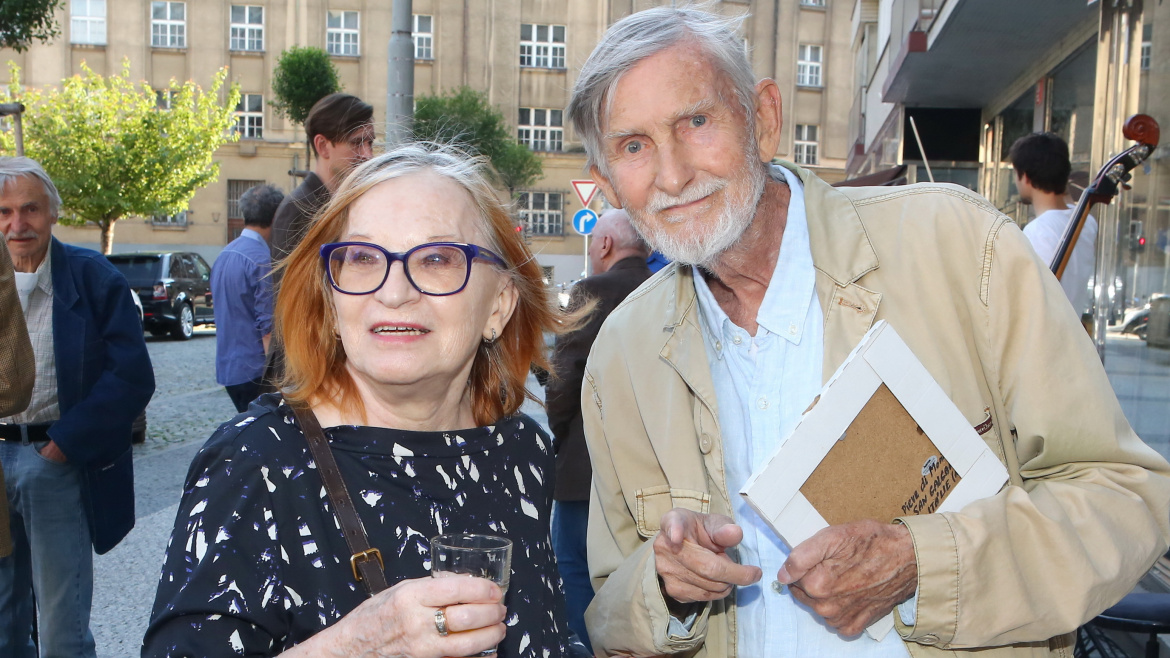 Zemřela herečka Jana Synková. Svého manžela přežila o půl roku