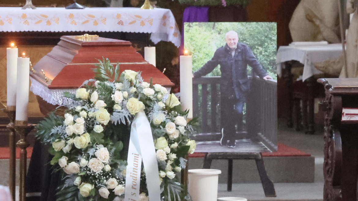 Poslední rozloučení se Zbyňkem Merunkou. Zora Jandová v slzách vzpomněla na svého souseda