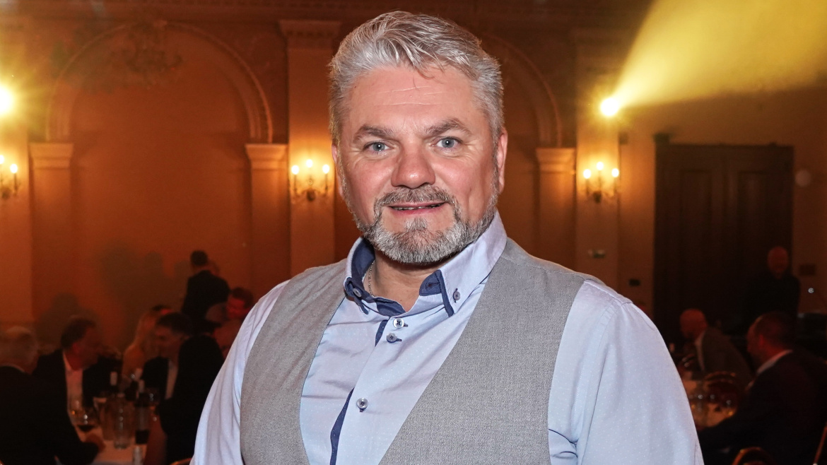 Dětská hvězda Josef Melen skončil v nemocnici. Moderátor zkolaboval v nahrávacím studiu