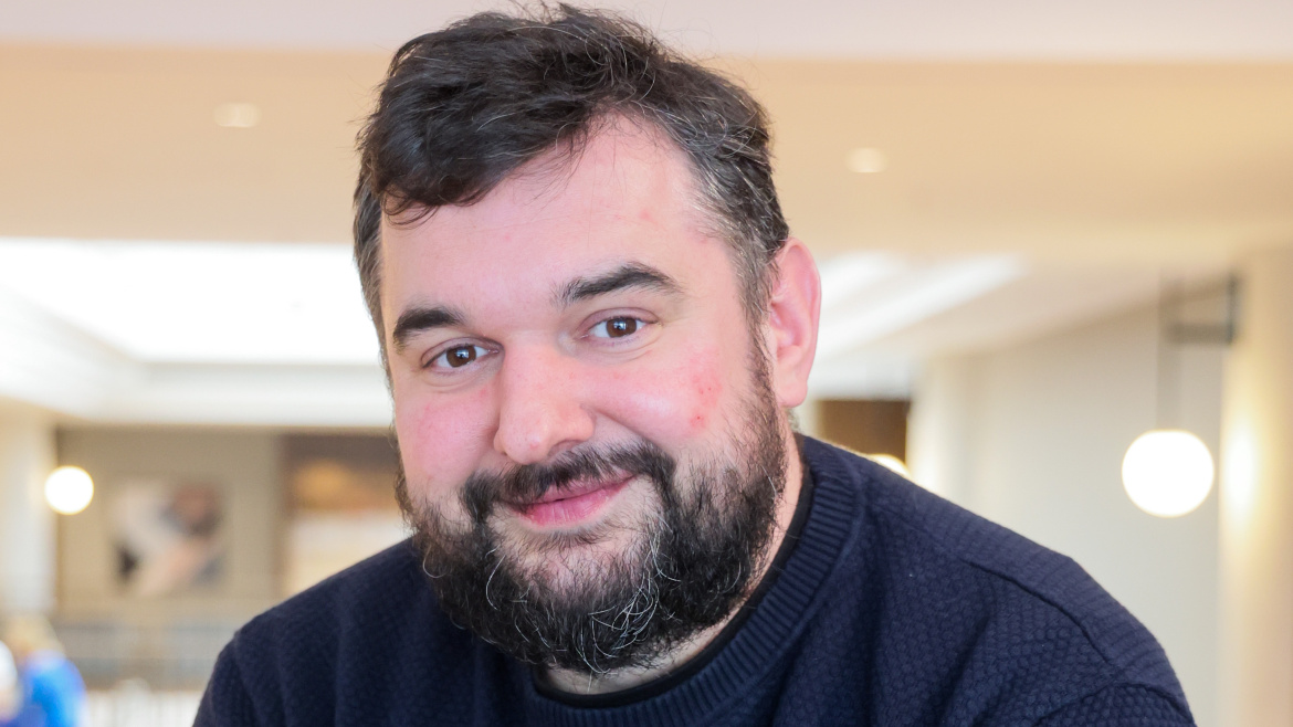 Mohutný režisér Magnusek opět bojuje s kily. V sázce je lukrativní výhra