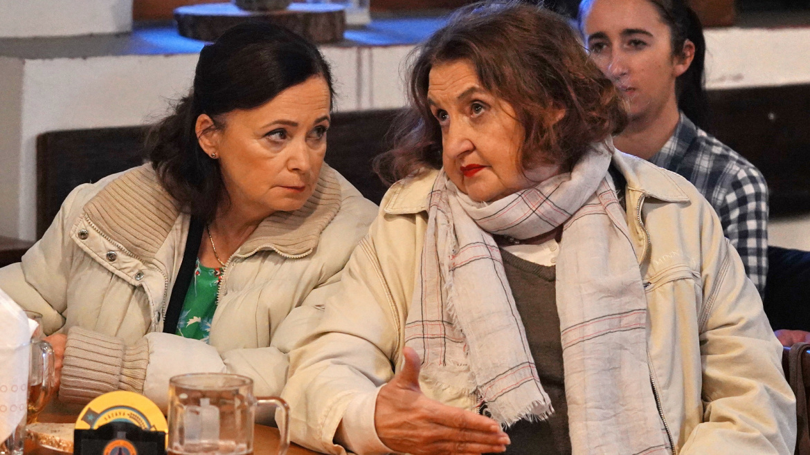 Arabela se usadí v pivovaru. Jana Nagyová si pochvaluje práci s Holubovou a Polívkou