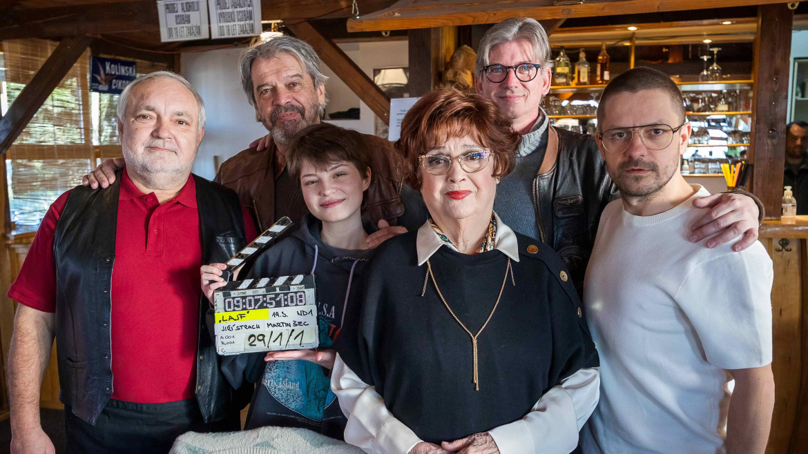 Podivná výprava Jiřího Stracha začíná. První klapka filmu Lajf padla v Brně