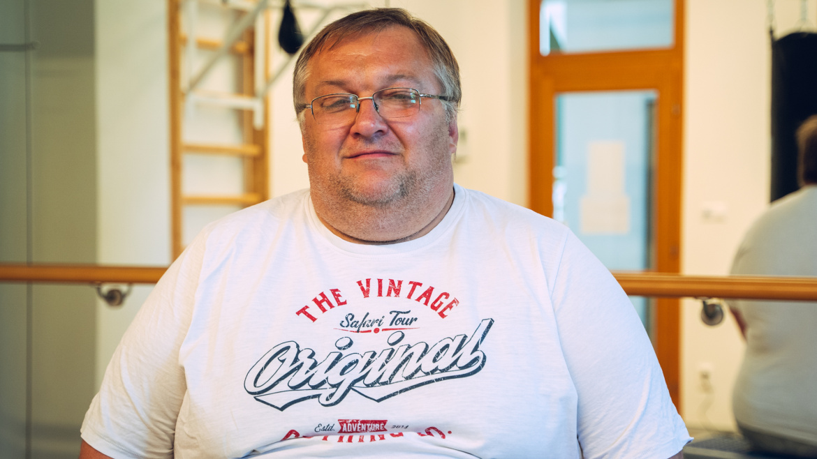 Extrémní proměny: Trauma z dětství, problémy řešené jídlem, s ponožkami Petrovi pomáhá manželka