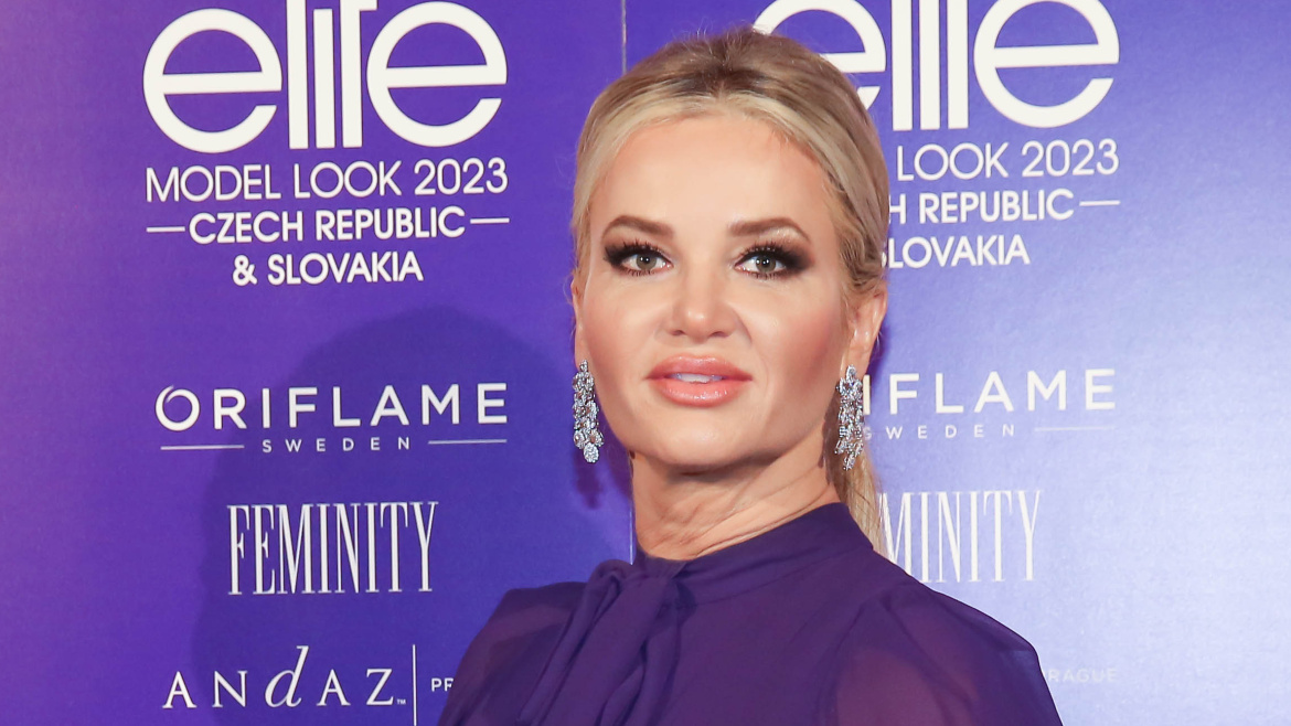 Monika Babišová slavila 51 let jako utržená ze řetězu: Třpytivé kostýmy a divoká party
