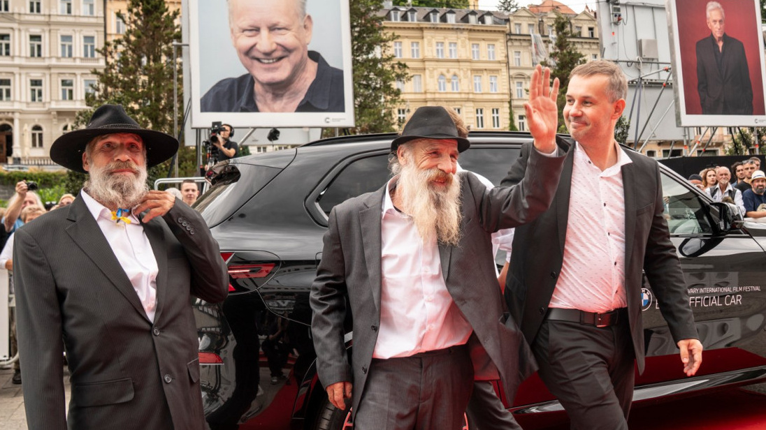 V rybníku našli údajně tělo hrdiny vítězného filmu: Festival ve Varech obchází smrt