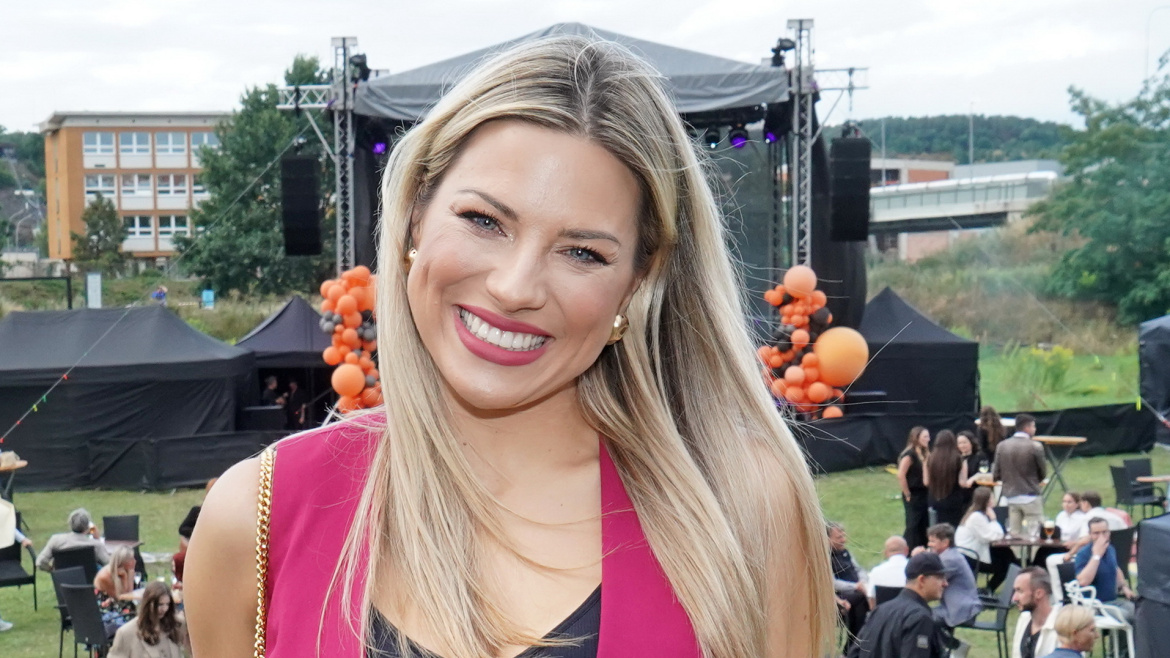 Eva Perkausová si dává do těla! Podpatky vyměnila za švihadlo a skáče jako o život