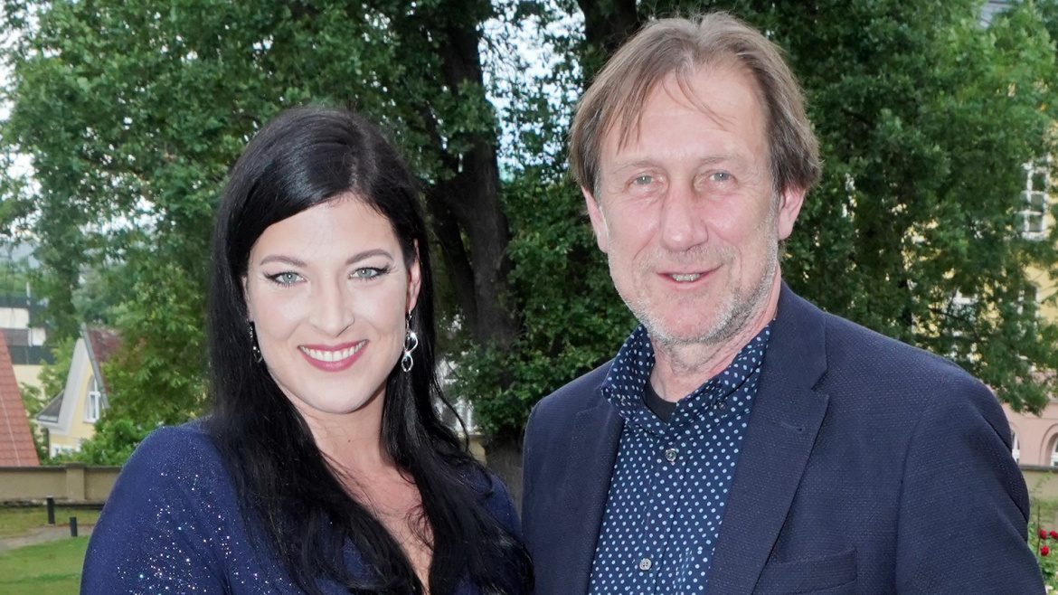 Zamilovaná zpěvačka Heather prozradila své jméno i to, jak se dala dohromady s filmovým Cabadajem