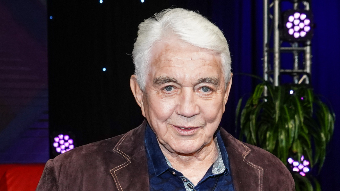 Rozloučení s legendou: Parte Jiřího Krampola a po pohřbu kar