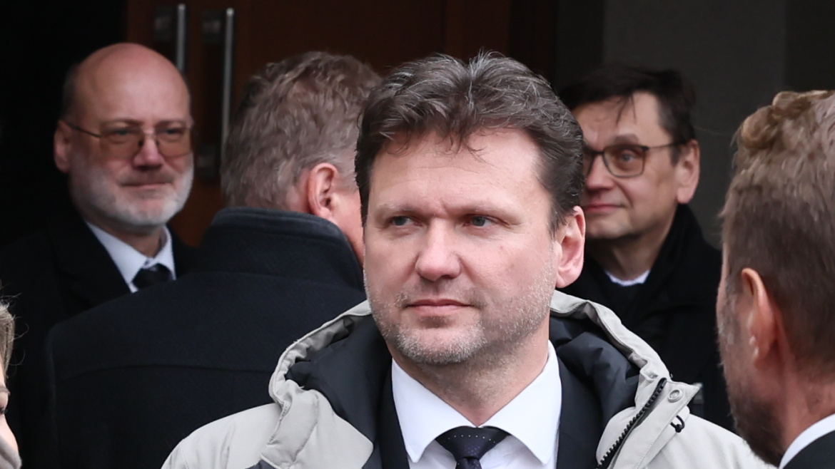 Vondráček zaútočil na moderátora v ČT: Zlepšete svoji práci! Ve studiu padla obvinění z manipulace