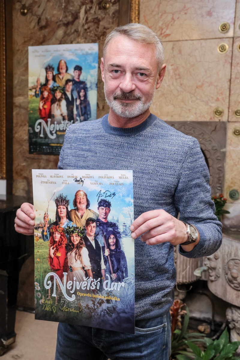 Jiří Dvořák v nové pohádce riskoval Málem mu shořel kostým Aplausin.cz